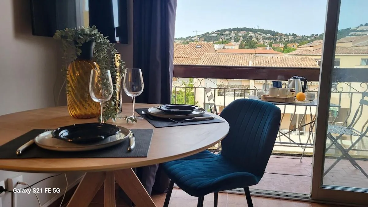 Joli Studio 2 Pas Du Port, Clim Et Au Calme Bandol