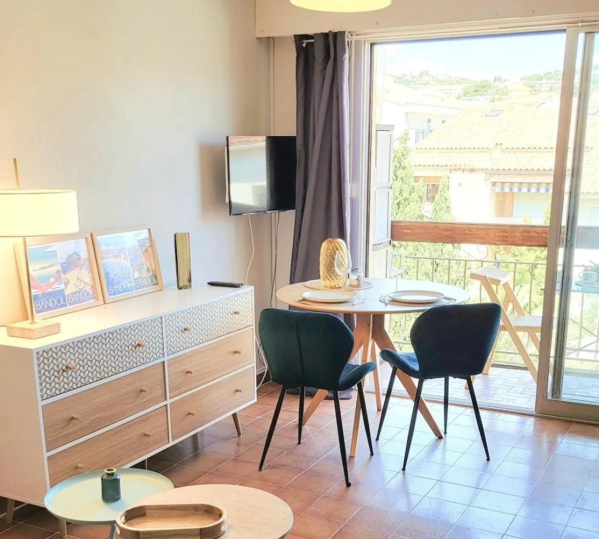 Joli Studio 2 Pas Du Port, Clim Et Au Calme Bandol