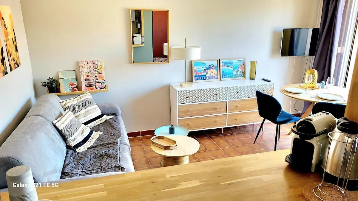 Joli Studio 2 Pas Du Port, Clim Et Au Calme Apartment